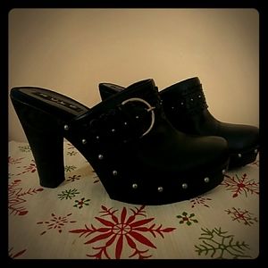 Rule by steve madden - black clog heels